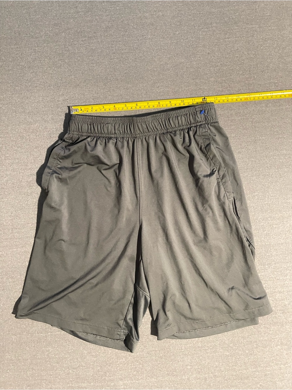 Under Armour Gray Performance Athletic Shorts Size Medium